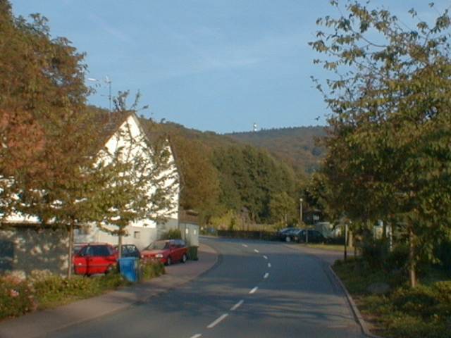 Auf dem Weg zum Felsberg geht es durch Balkhausen.Region OdenwaldArmin K&uuml;belbeck