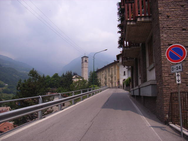 Bagolino (753 m) wird bei Km 8,5 der Auffahrt erreicht.