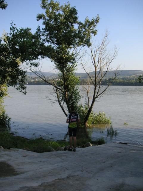 Die Donau - auch in der Slowakei mit Hochwasser - begleitet uns heute den ganzen Tag auf unserer längsten Etappe.