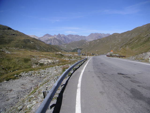 Blick nach Norden kurz nach der Passh&ouml;he des __[Passo di Foscagno|51].