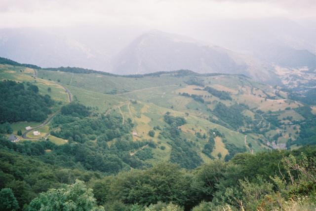 Die vorletzte Kehre der Ostauffahrt vom Col d'Aspin aus betrachtet