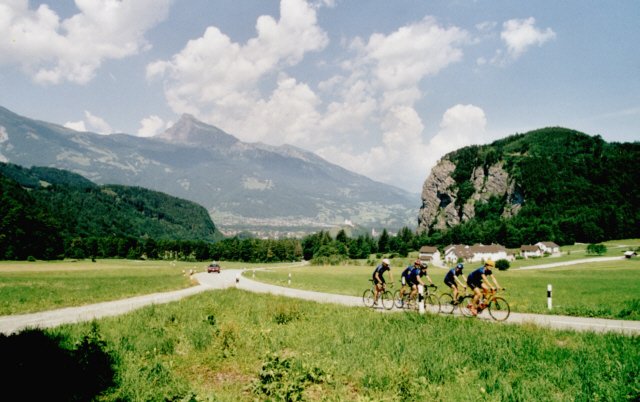 Auf geht's von Vaduz in Richtung Luzisteig.Sommertour 2001