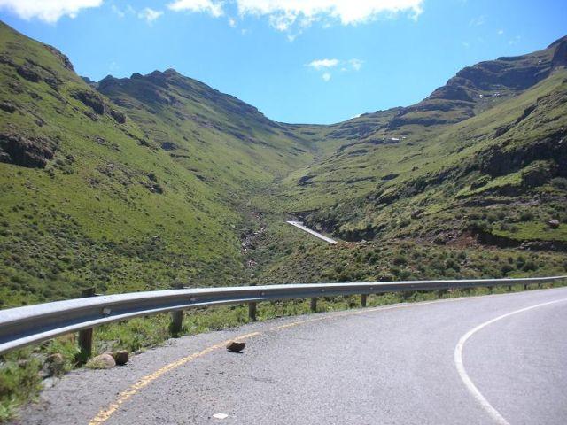 Moteng Pass in den Drakensberg Lesothos.