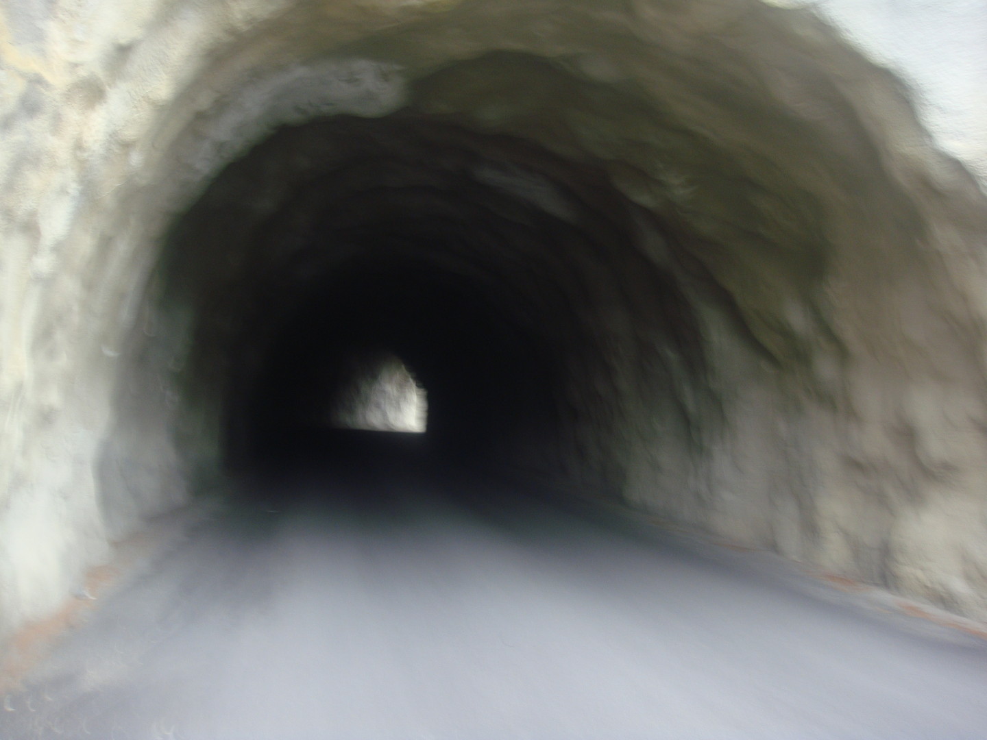 Der kurze Tunnel.