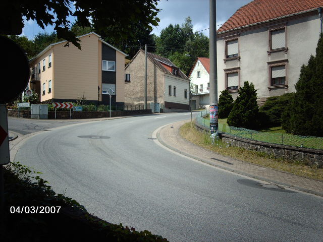 Start der Südostanfahrt an der Alsweiler Kirche.
