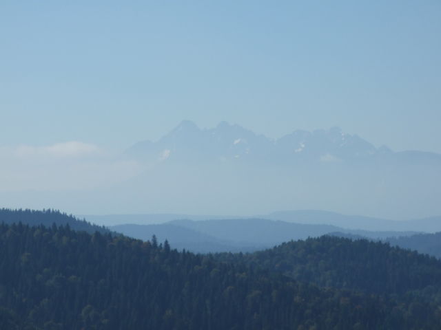 Blick von der Passhöhe auf die Hohe Tatra