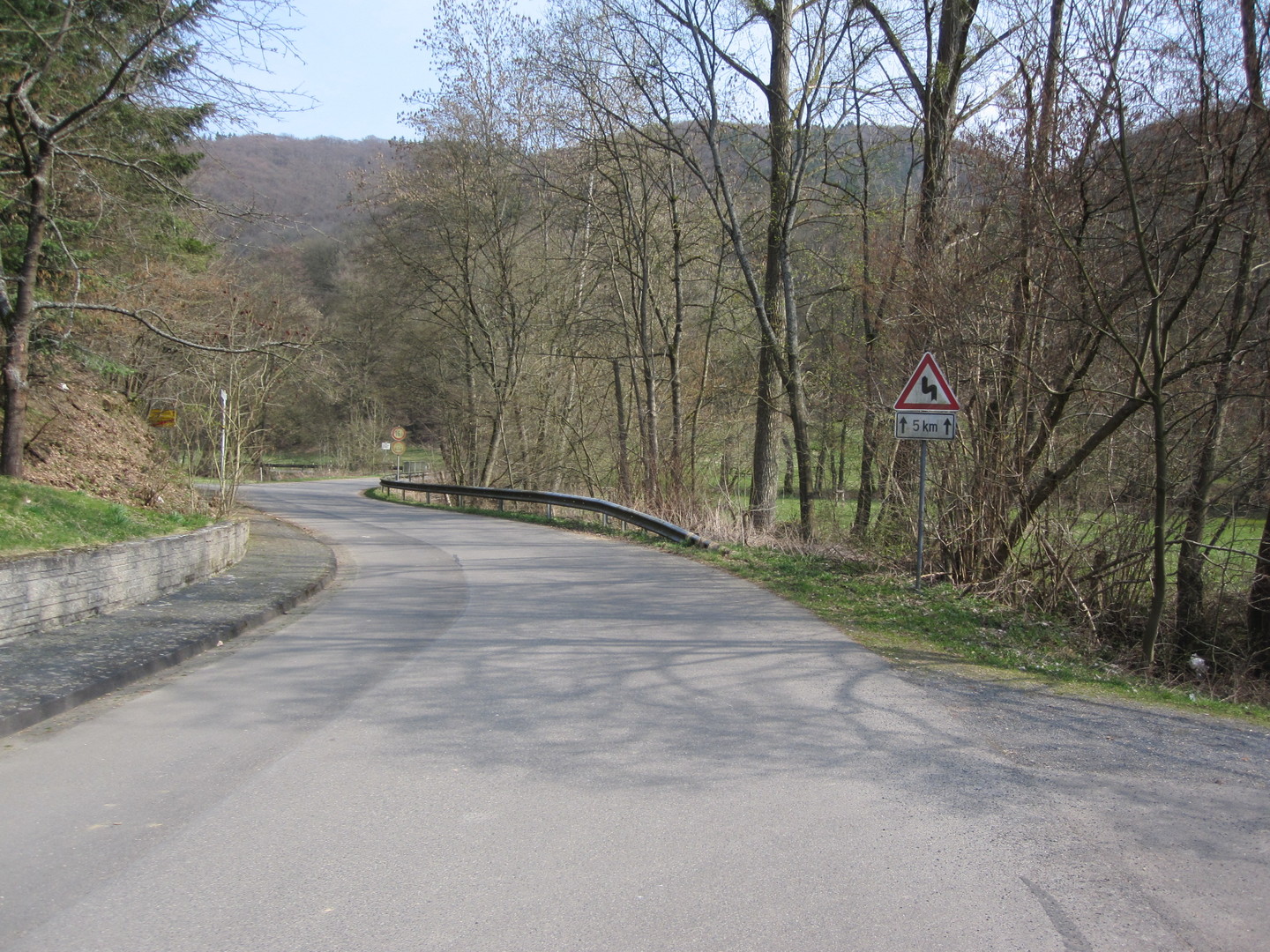 Am Ortsausgang von Niederbreitbach im Fockenbachtal.