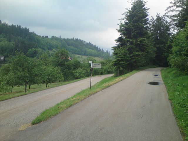 Anfahrt Waldum: Weggabelung (Kilometer 4,1) - rechts fahren