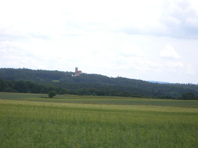 Westauffahrt von Drosendorf: In der Ferne schon die Burg zu sehen.