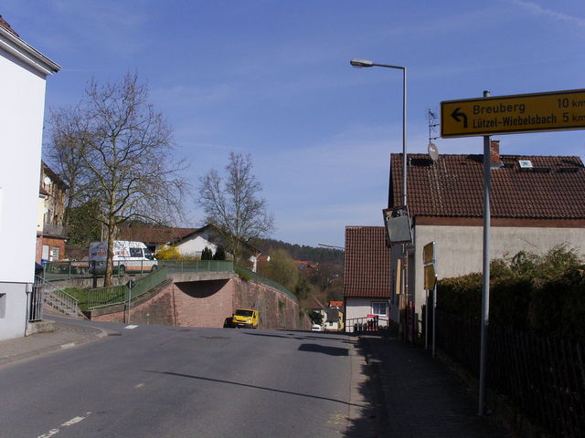 Startpunkt Ostauffahrt in Seckmauern (links hoch).