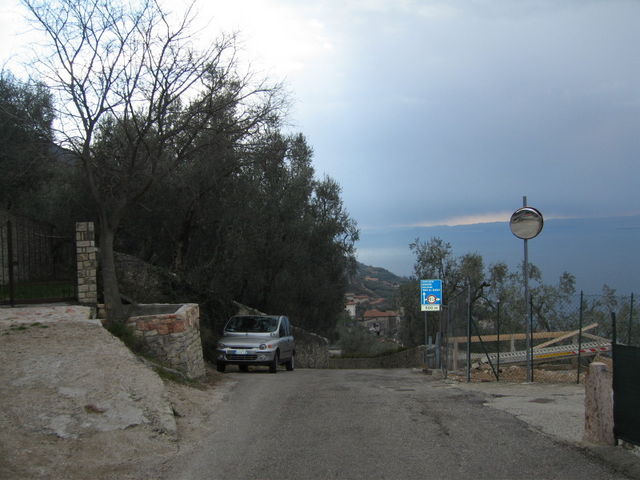 Die steile Abfahrt hinab nach Castelletto