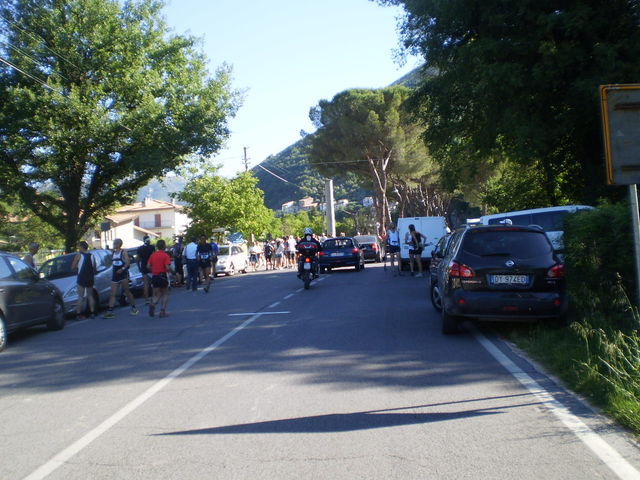 Südanfahrt: In Lisciano findet ein Berglauf statt.