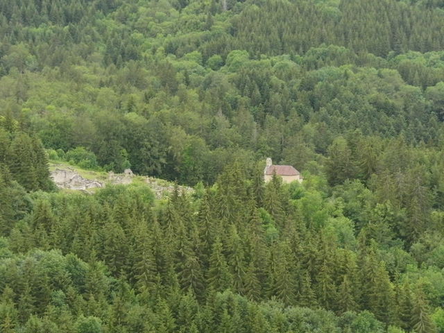 die Ruinen von Valchevrière mit Kapelle