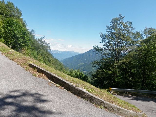 Monte Grappa doppio, Auffahrt von Seren del Grappa, photo by reto.