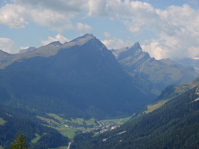 vorne Mittaghorn(2541m), rechts Güggernüll(2886m).