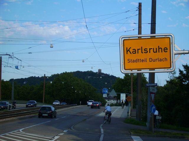 Blick von Karlsruhe auf den Turmberg.