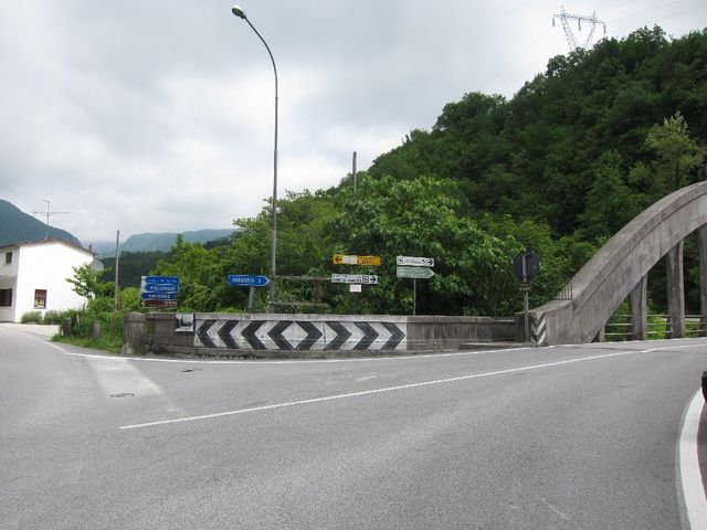 Tramomti Piani, Start OSTANFAHRT an der Brücke über den Torrente Arzino