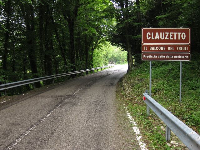 Östlicher Ortseingang von Clauzetto