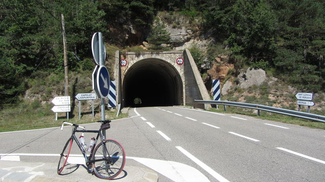 Die Paßhöhe vor dem Tunnel.