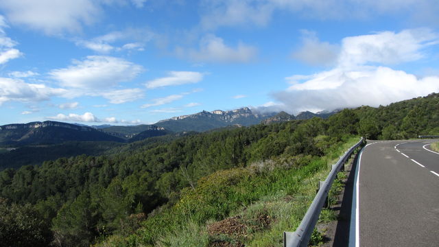 Ostanfahrt: Blick nach Westen auf die Serra de l'Argentera.