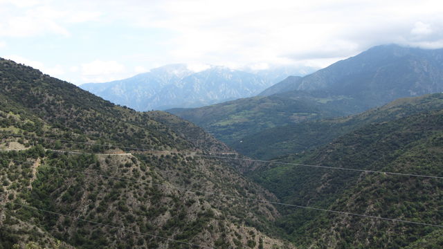 Südanfahrt: Blick nach Südwesten Richtung Canigó.