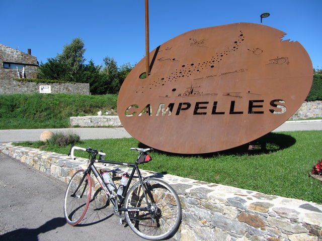 Am Ortseingang von Campelles.