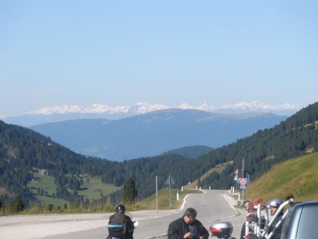 Der Blick schweift über die Ötztaler Alpen ....