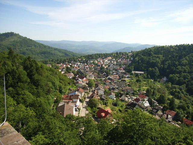 Blick auf den Ort Ebersteinburg