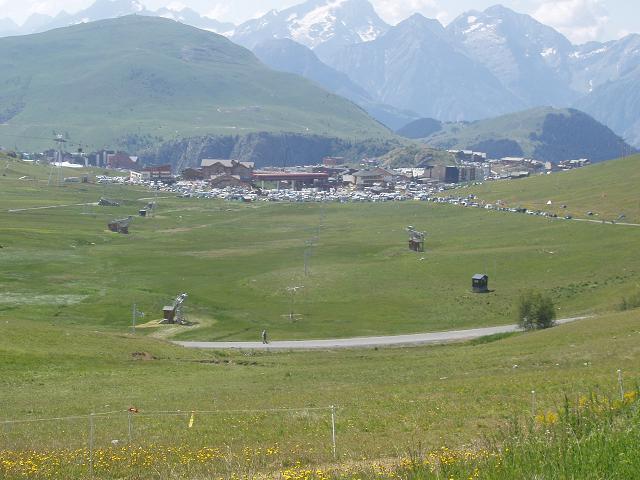 L'Alpe d'Huez versinkt im Tourtrubel.