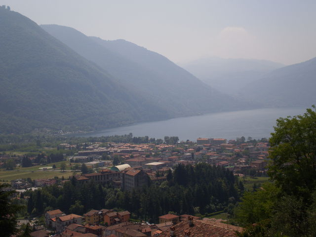 Von Porlezza: Blick auf Porlezza und den Lago di Lugano.