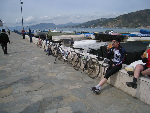 Mittagspause in Sestri Levante.
(März 2009)