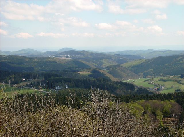 Ausblick vom Kaiser-Wilhelm-Turm in Richtung Osteifel und Langenfeld.
