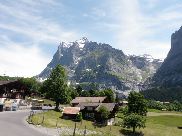 Blick zurück in Grindelwald Richtung Grosse Scheidegg.