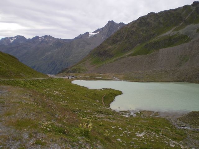 Ein kleiner See unterhalb des Gepatschferners