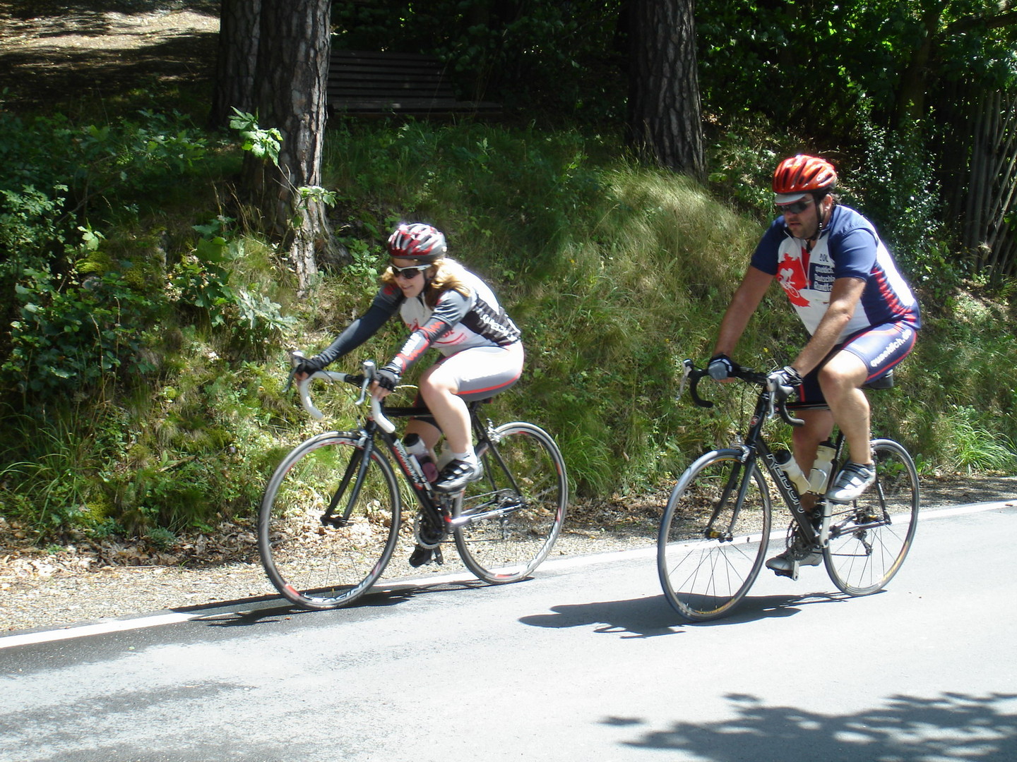 Manu und Marc im Anstieg bei der 2. quaeldich.de-dopingfrei-Tour Thüringen 2009.