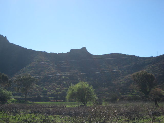 Südostanfahrt von Santiago del Teide aus gesehen.