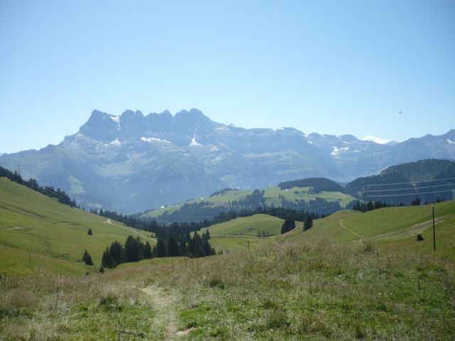 Leicht links die Dents du Midi und rechts der Zipfel des Mont Blanc.