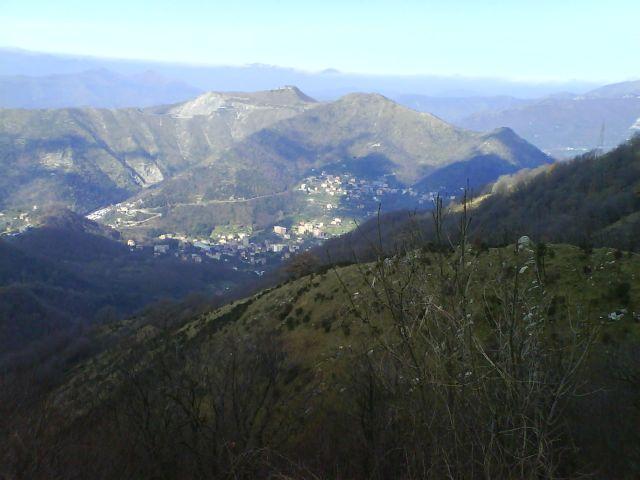 Bergiges Hinterland von Genua