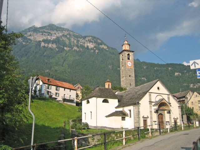 02 Kirche von Criveo(800m).