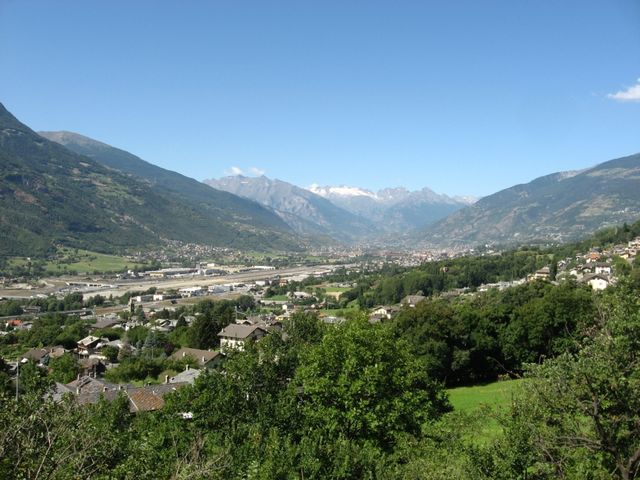 ... und ständig schöne Aussichten auf Aosta.