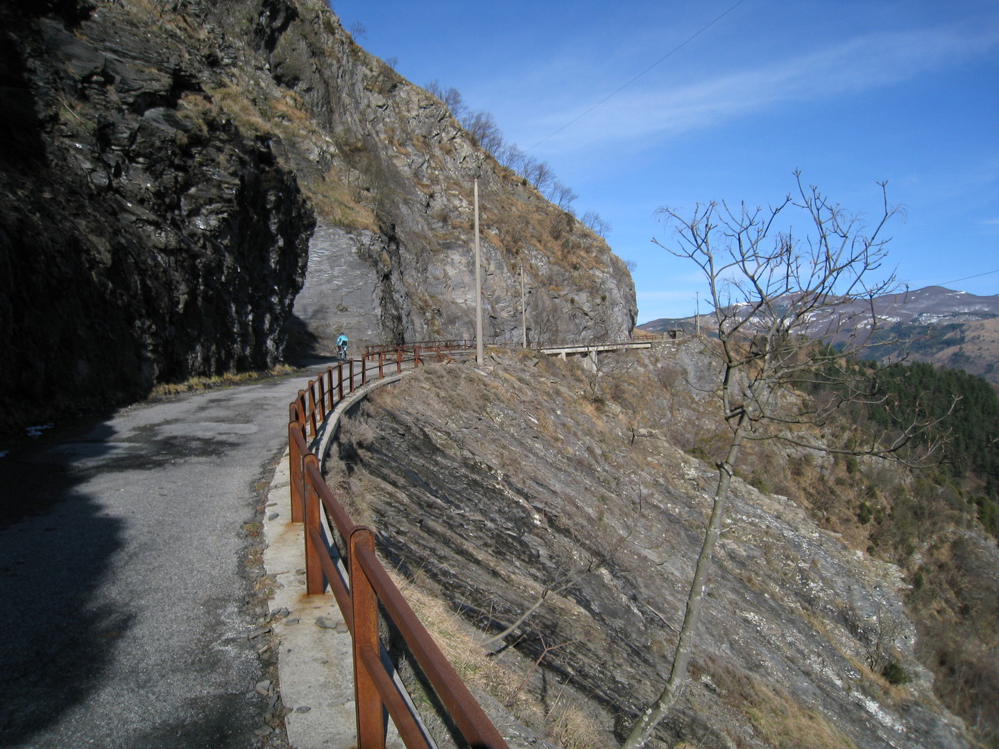 Kurz vor der Passhöhe auf der Auffahrt über Belpiano.