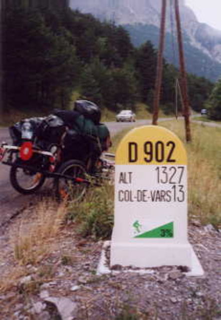 Strassenstein zum Col de Vars