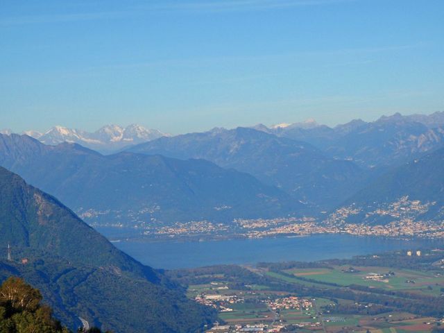 25 Blick nach Locarno und Ascona.