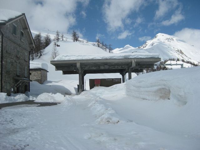 15. März - Und nur ein Tag später! Die Zollabfertigungsstelle unterhalb des Forcola di Livigno