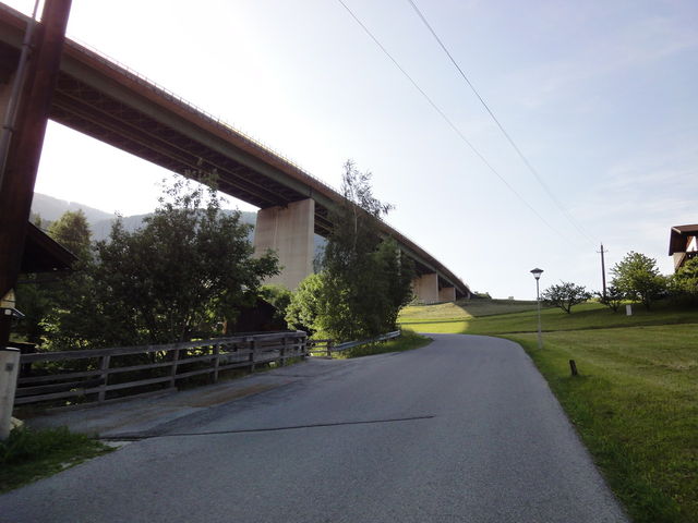 Unterquerung der Brennerautobahn.