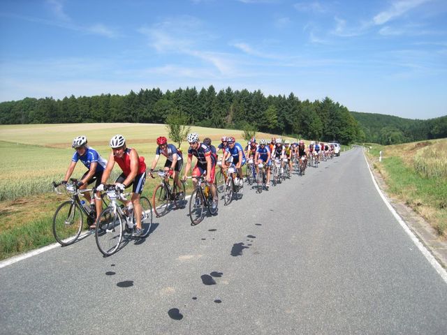 Der Verband rollt auf der siebten Etappe der quaeldich.de-Deutschland-Rundfahrt 2010