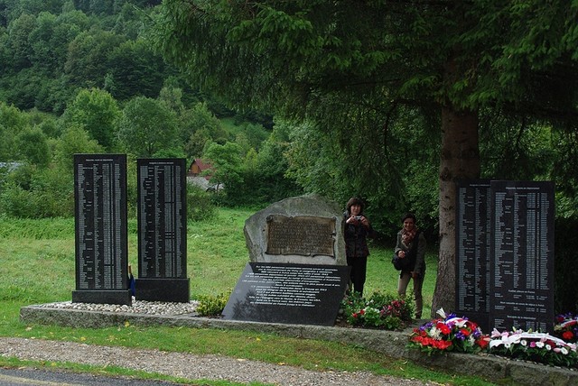 Aulus Denkmal für die 686 hier internierten und später nach Auschwitz deportierten Menschen 