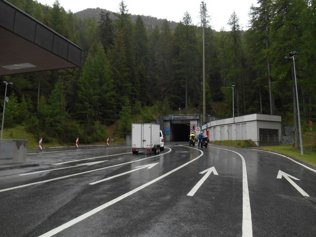 Tunnel nach Livigno - nur per Shuttle passierbar. 