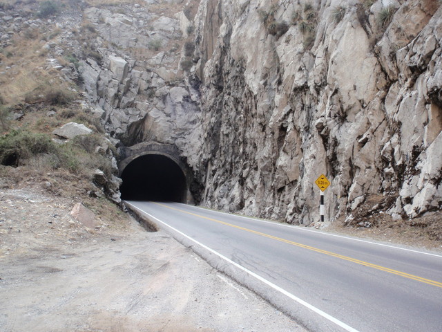 Die Tunnel sind auch für Schwerlast-LKW geeignet.