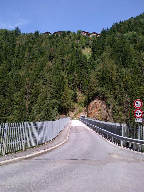 Die Brücke nach der ersten Zwischenabfahrt der Südwestauffahrt.